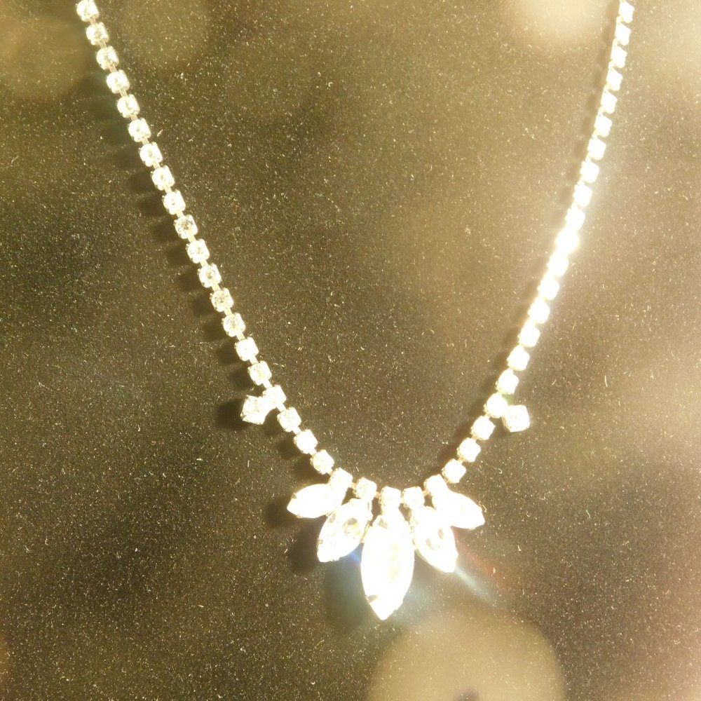 JEWELRY - Picture 7 of 8